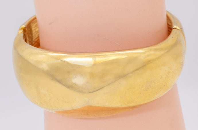 Vintage Gold Tone Clamper Bracelet  - JD11191