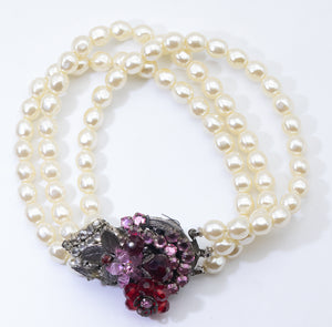 Vintage Eugene Faux Pearl Bracelet   - JD11277