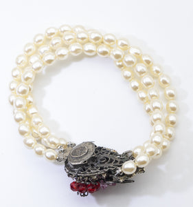 Vintage Eugene Faux Pearl Bracelet  - JD11277