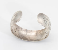 Load image into Gallery viewer, Vintage Signed S. Kirk and Son SS Engraved Bracelet  - JD11068