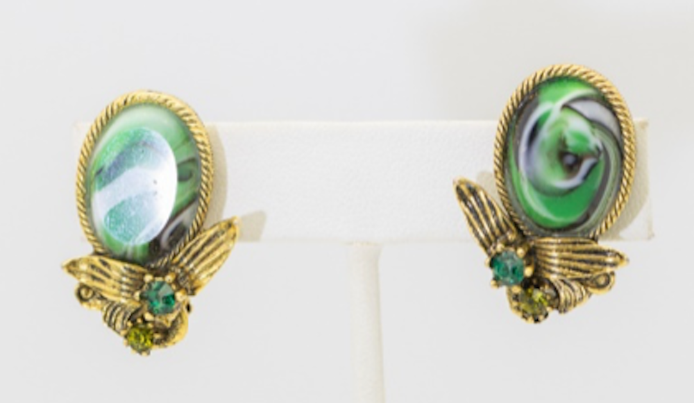 Vintage Green Glass Clip-On Earrings - JD11289