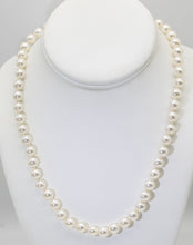 Load image into Gallery viewer, Real Pearl Necklace by Lindenwold Fine Jewelers  - JD11292