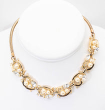 Load image into Gallery viewer, Vintage Crown Trifari Necklace  - JD11154