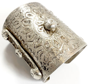 Vintage Handmade Wide 5-1/2 oz Sterling Silver Heavily Carved Cuff Bracelet