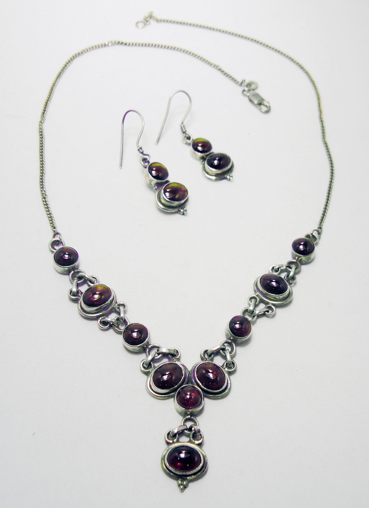 Antique Georgian Vivid Garnet Necklace | Garnet jewelry, Vintage jewelry,  Jewelry design