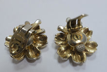 Load image into Gallery viewer, Vintage Signed Trifari Rhinestone Earrings
