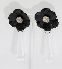 Load image into Gallery viewer, Vintage Daisy Lucite Drop Pierced Earrings  - JD10802