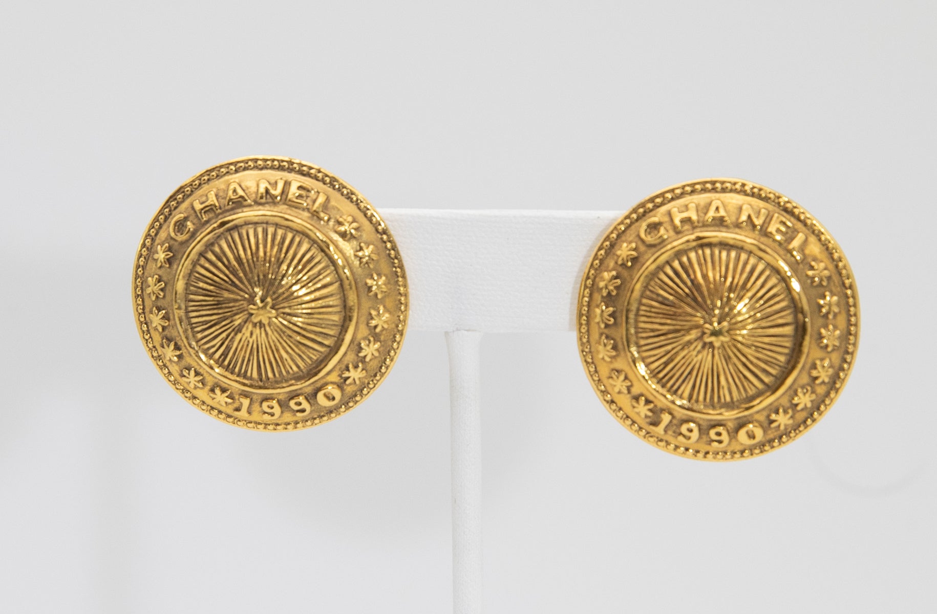 Vintage Chanel buttons made into earrings studs – Noah&Co Jewelry