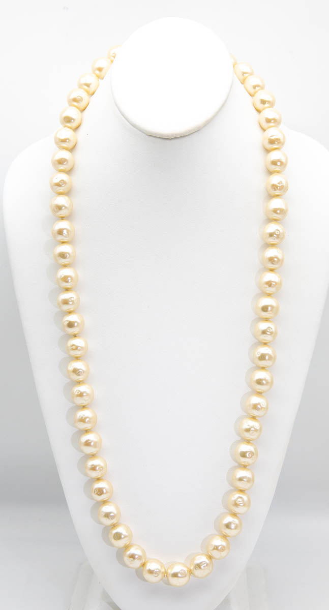 Vintage 80s Strand of Faux Pearls - JD11031 – Connie DeNave's