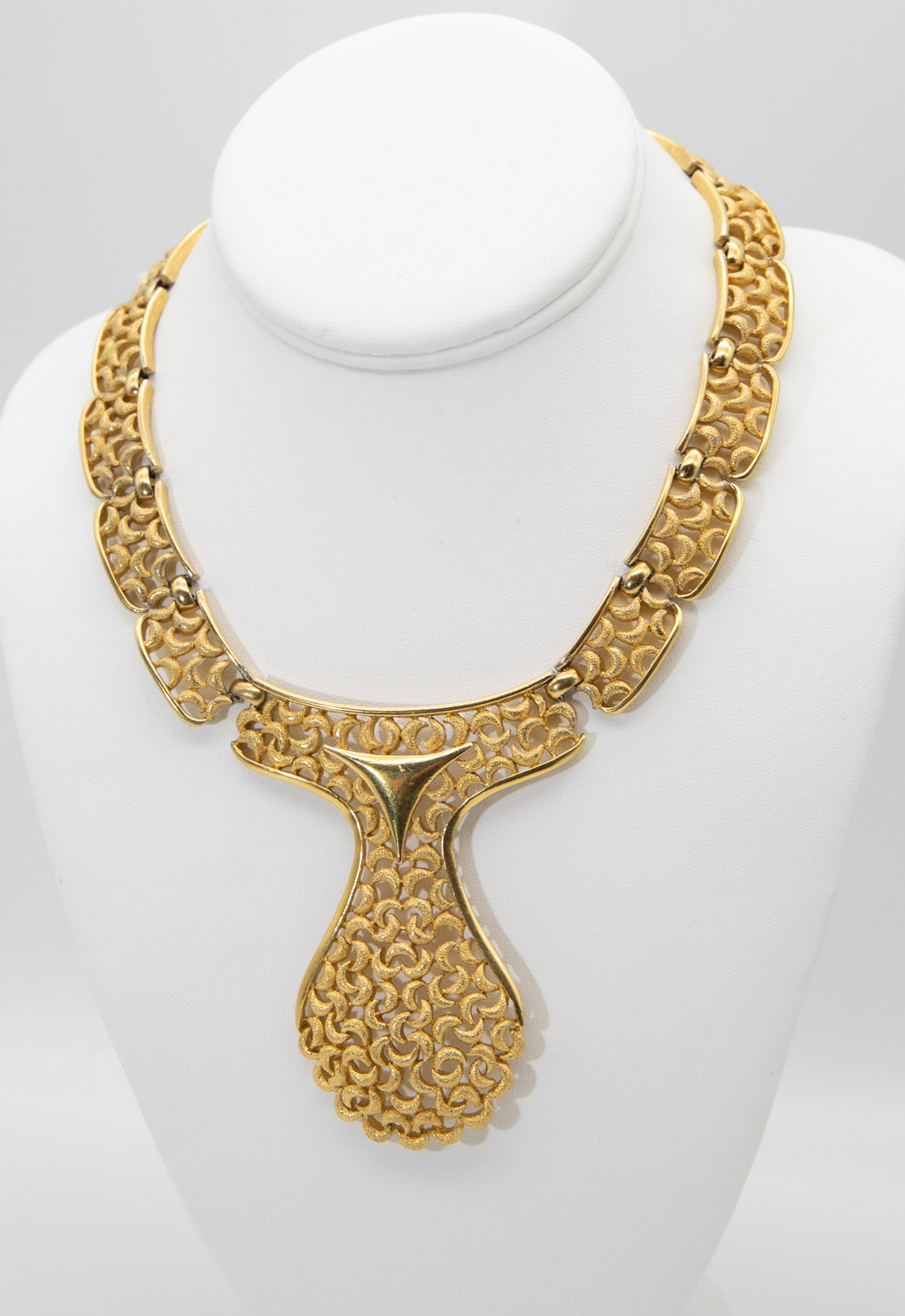 Vintage Crown Trifari Drop Necklace - JD10611