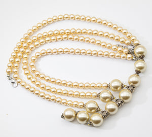 Contemporary Unusual Pearl Necklace - JD10645