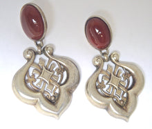 Load image into Gallery viewer, Vintage Faux Carnelian &amp; Scalloped Drop Earrings