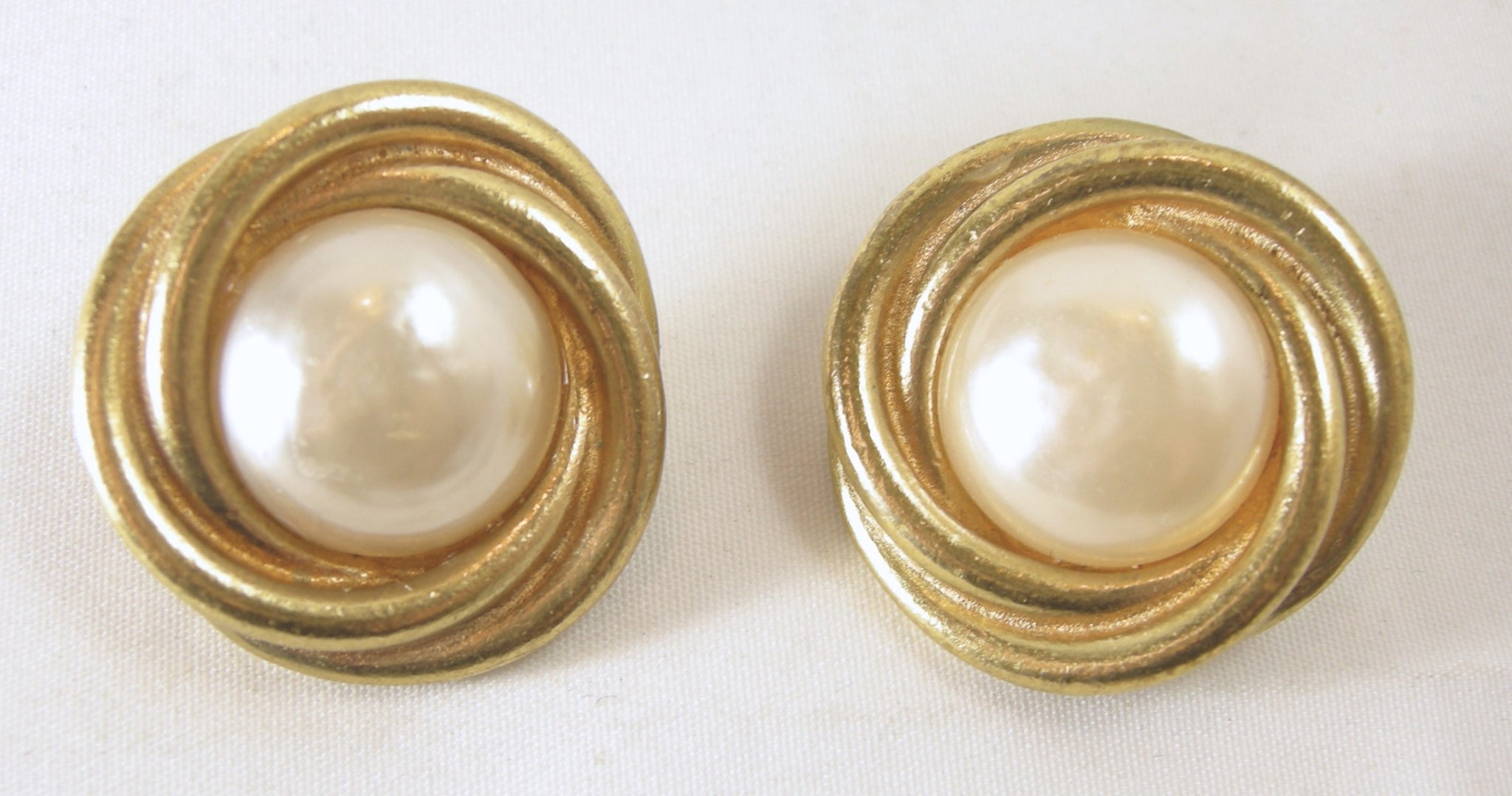 Vintage Signed Chanel Faux Pearl Buttons – Connie DeNave's Jeweldiva
