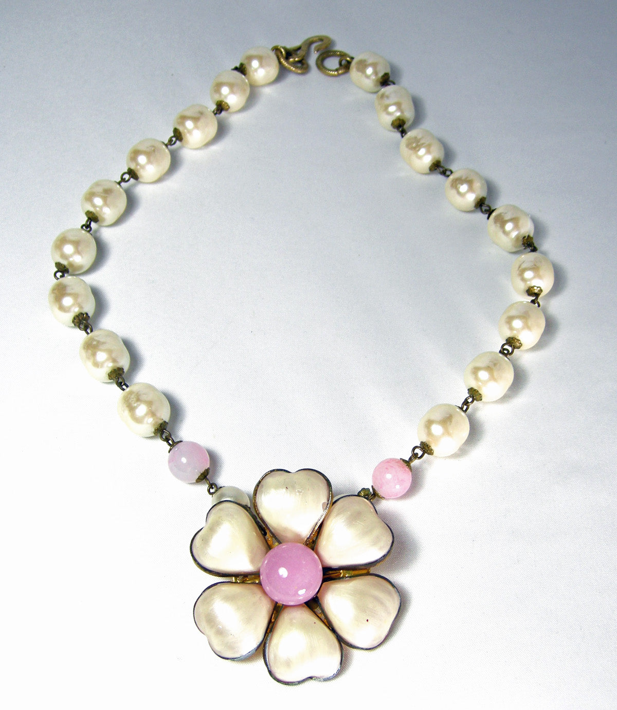 pearl necklace pink chanel pendant