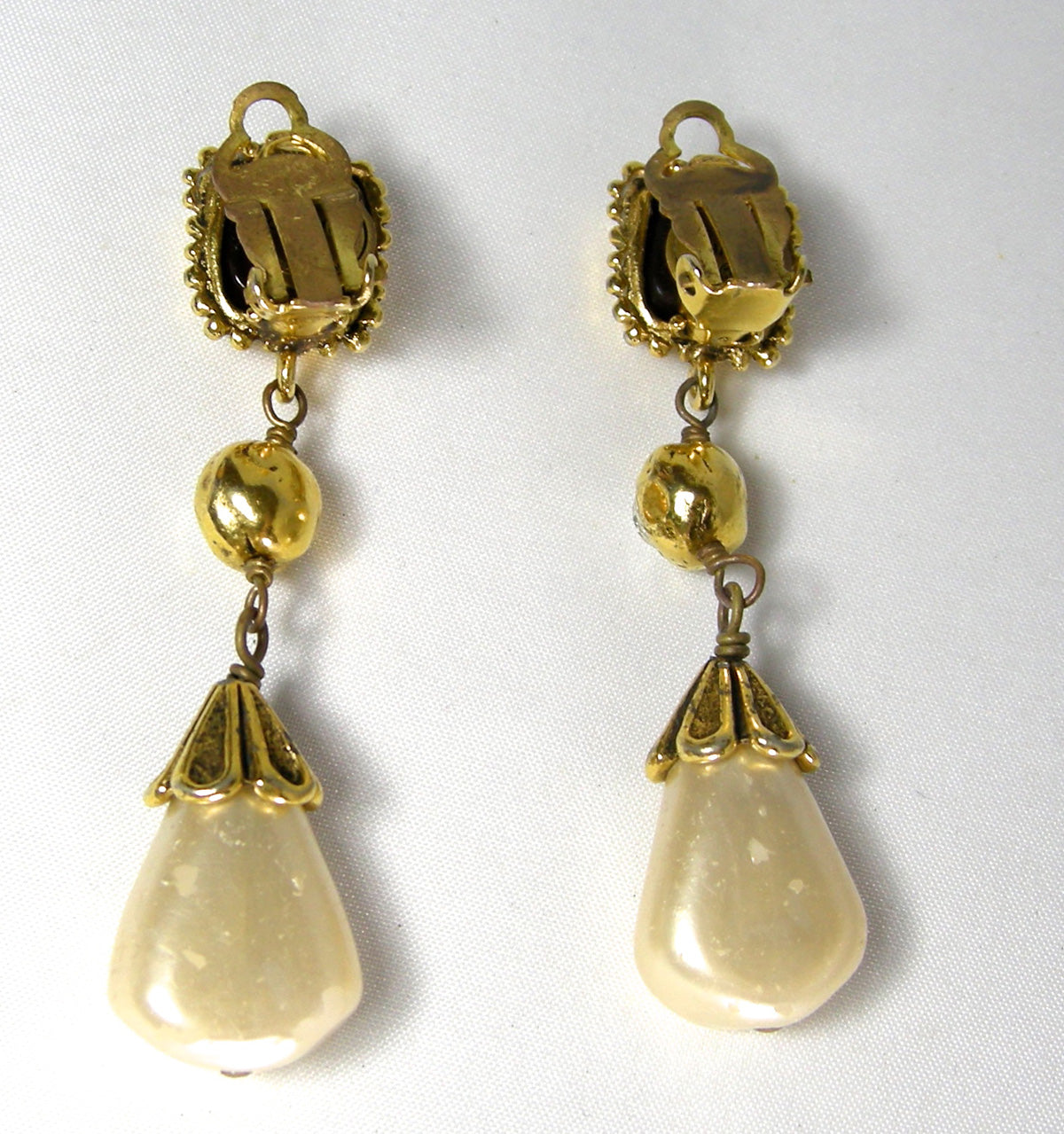 Coco Chanel Vintage Runway 4 in Pearl Rare Statement Earrings! MINT!