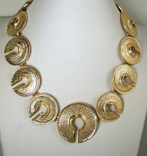 Load image into Gallery viewer, Vintage Textured Circle Link Necklace
