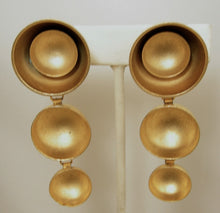 Load image into Gallery viewer, Vintage Victor Carranza Drop Earrings