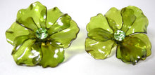 Load image into Gallery viewer, Rare Vintage Green Lucite Flower Pin and Earring Set - JD10319