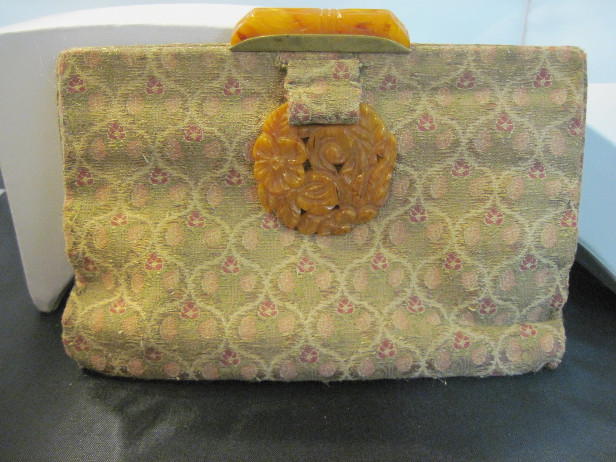 Vintage 1920's floral beaded handbag with plastic ... - Depop