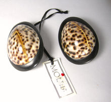 Load image into Gallery viewer, Vintage Gerda Lynggaard Monies Cowry Shell Necklace &amp; Earrings