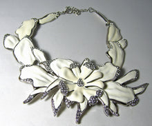 Load image into Gallery viewer, Unsigned Oscar de la Renta White Orchid Necklace - JD10503