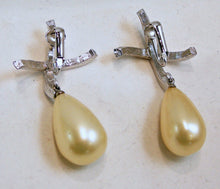 Load image into Gallery viewer, Vintage Rhinestone And Faux Pearl Drop Earrings