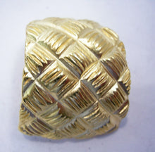 Load image into Gallery viewer, Vintage 60&#39;s Weave Design Clip Earrings