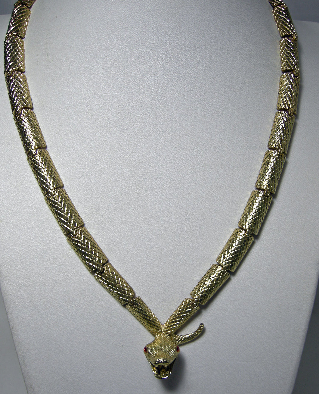 Vintage Gold Tone Articulated Snake Head Necklace  - JD10502