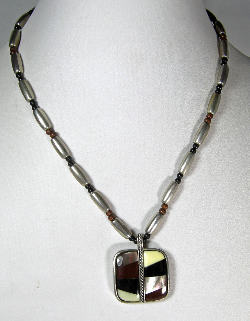 Vintage Sterling Silver Earthy Pendant Necklace - JD10520