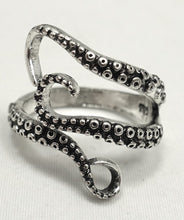 Load image into Gallery viewer, Sterling Silver Abstract Snake Design Ring, Size 7-1/2