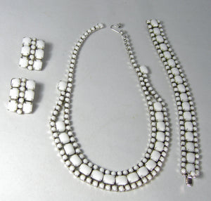 Vintage 1950s Milk Glass Necklace, Bracelet & Earrings Set  - JD10434