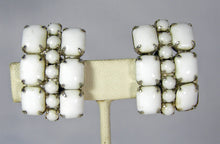 Load image into Gallery viewer, Vintage 1950s Milk Glass Necklace, Bracelet &amp; Earrings Set  - JD10434